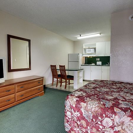 Intown Suites Extended Stay Raleigh Nc - Capital Blvd Ngoại thất bức ảnh