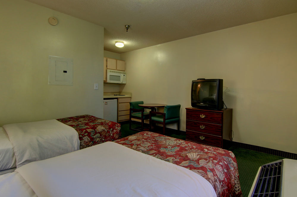 Intown Suites Extended Stay Raleigh Nc - Capital Blvd Ngoại thất bức ảnh