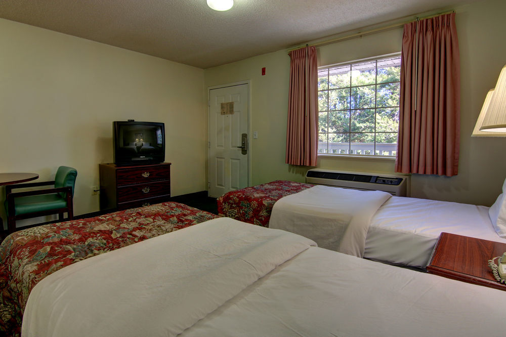 Intown Suites Extended Stay Raleigh Nc - Capital Blvd Ngoại thất bức ảnh